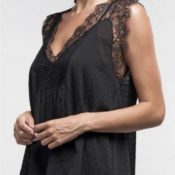 Vici black lace top - Picture 1 of 3
